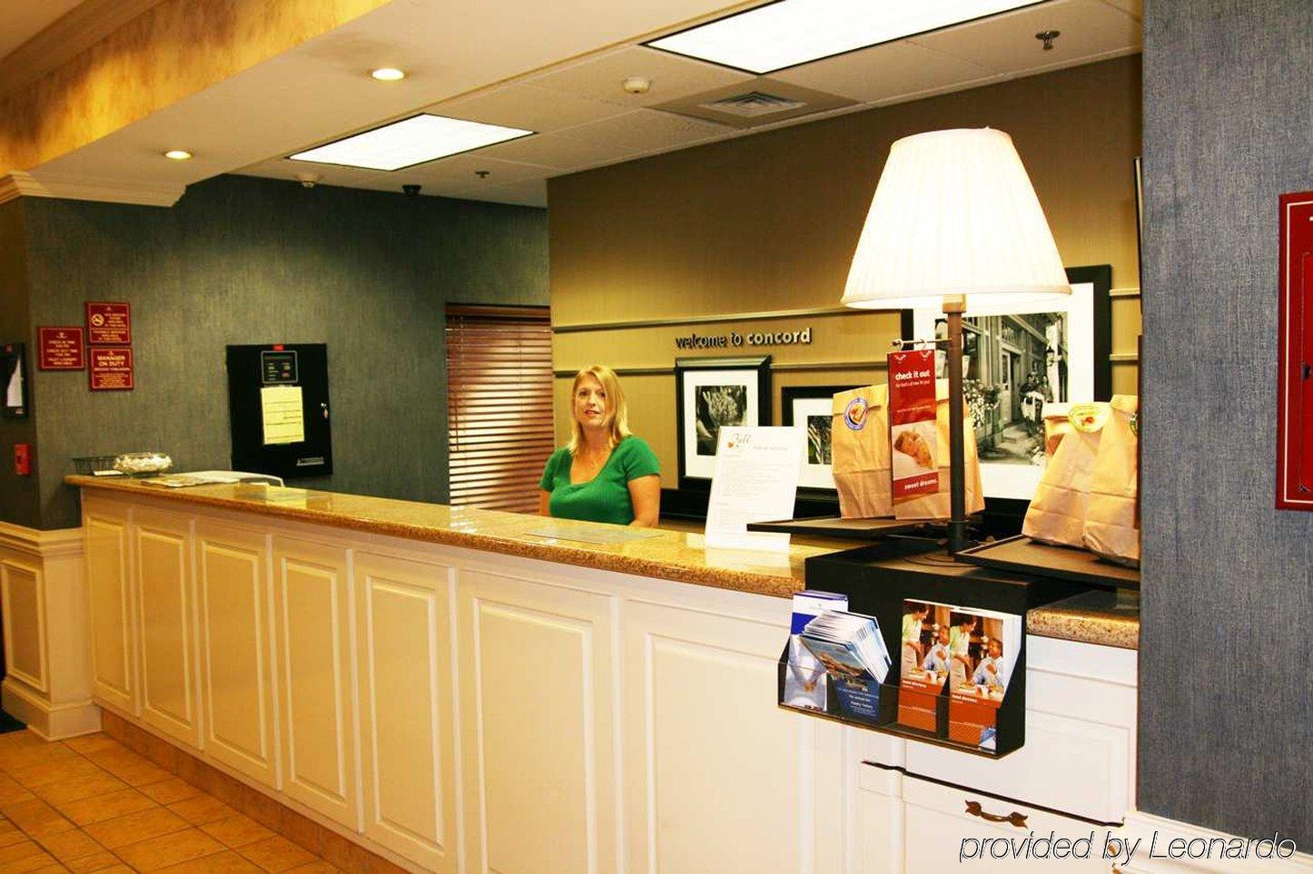 Hampton Inn & Suites Concord-Charlotte Interior photo